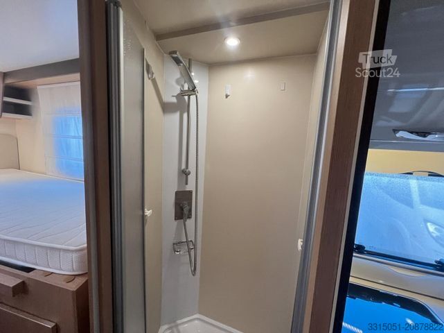 Polintegriran avtodom FORSTER T 745 EB Solar+AHK+Markise+Sat TV