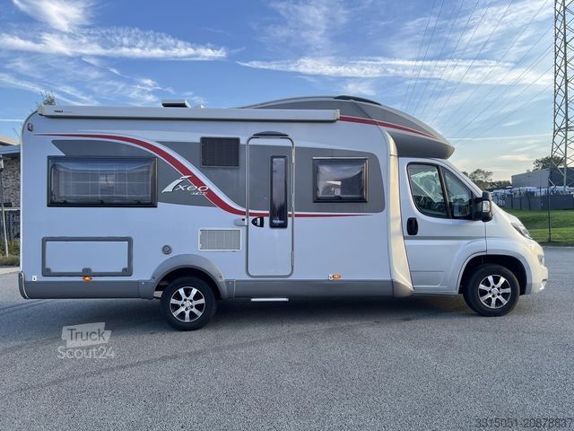 Félintegrált lakóautó BÜRSTNER Ixeo T 664 Solar+Markise+Wechselr.+Hubbett