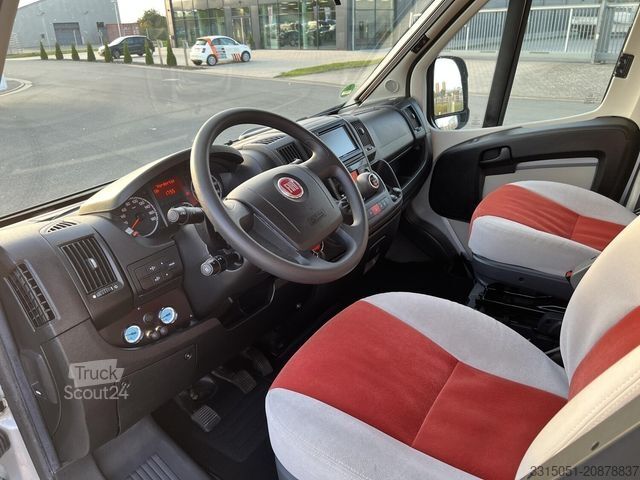 Félintegrált lakóautó BÜRSTNER Ixeo T 664 Solar+Markise+Wechselr.+Hubbett