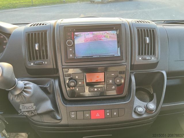 Félintegrált lakóautó BÜRSTNER Ixeo T 664 Solar+Markise+Wechselr.+Hubbett