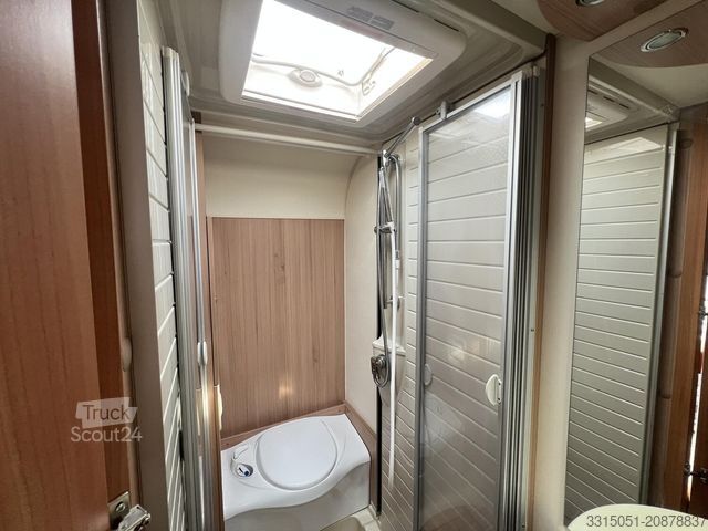 Félintegrált lakóautó BÜRSTNER Ixeo T 664 Solar+Markise+Wechselr.+Hubbett