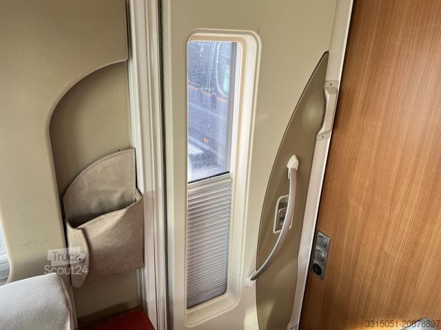 Félintegrált lakóautó BÜRSTNER Ixeo T 664 Solar+Markise+Wechselr.+Hubbett