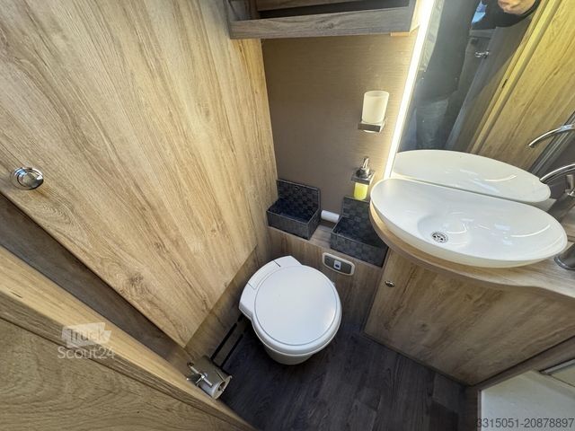 Autocaravana semi-integrada EURAMOBIL Profila RS 730 EB Solar+Wechselr+Alde+Fussbodenh