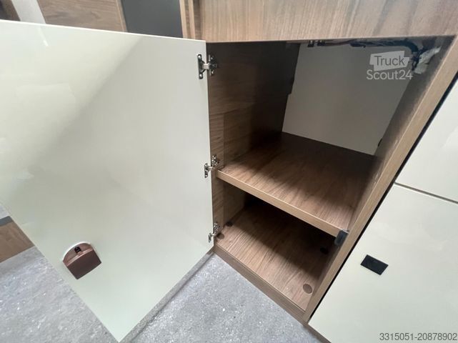 Półzintegrowany kamper CORIGON T Pure 70 LS Solar+Markise+Hubbett+Kamer+Etrusco