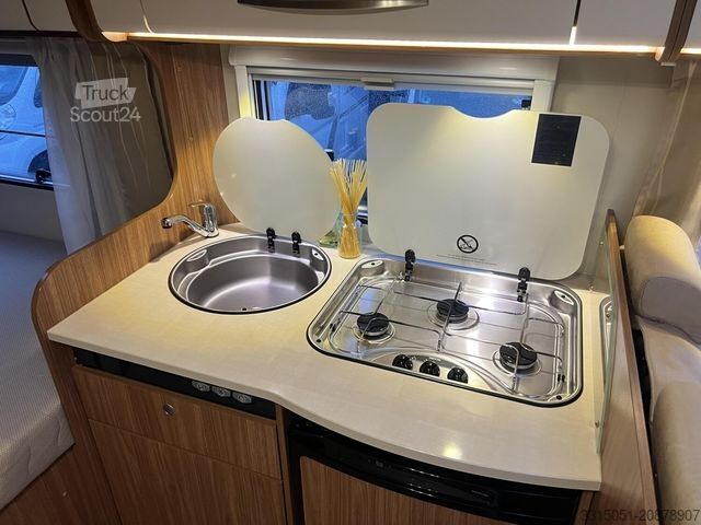 Polintegriran avtodom CARADO T 345 Solar+Markise+TV+AHK+Fahrradträger