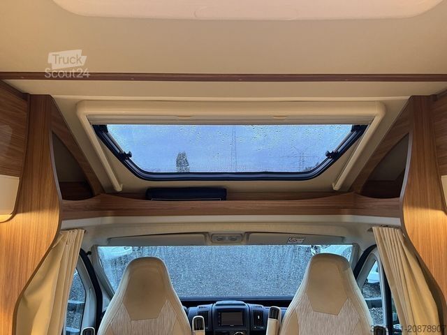 Polintegriran avtodom CARADO T 345 Solar+Markise+TV+AHK+Fahrradträger