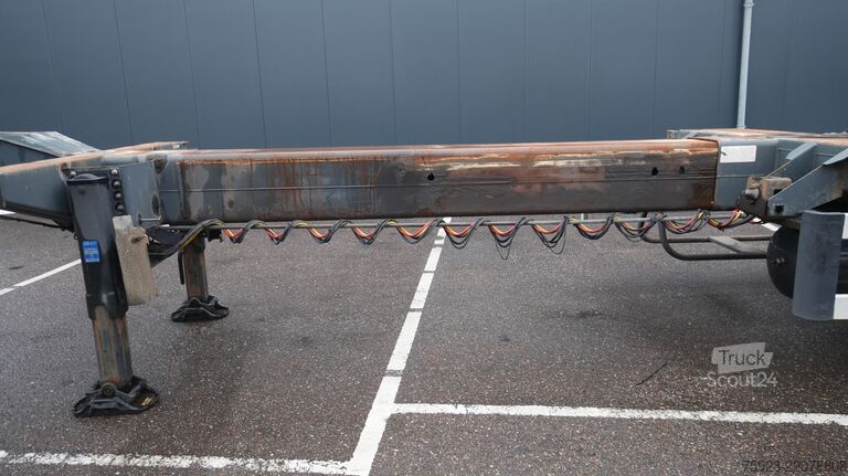 Konteinerių vežimas D-tec Extendable container transport trailer