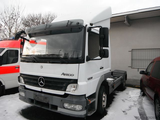 Tracteur routier standard MERCEDES-BENZ Atego 2 6-Zyl. 4x2 1329  4x2  OM 906 LA