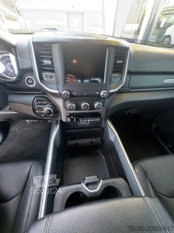 Пикап DODGE RAM 1500 BIG HORN Crew Cab Cargo Box 4x4 Pickup