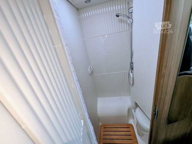 Asuntoauto CARADO VAN 132 TV + SAT, MARKISE, uvm.