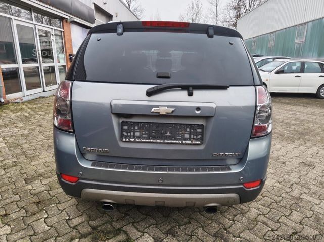 Pick-up CHEVROLET Captiva 2.2 D LTZ 4WD*Automatik*Leder*Navi*7-Sit