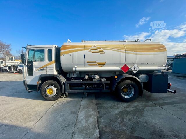 Autocisternă VOLVO FL6-250