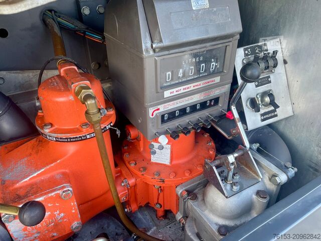 Autocisternă VOLVO FL6-250