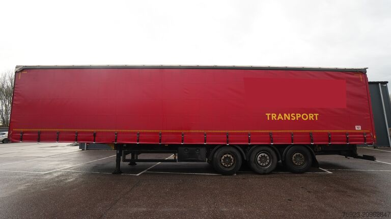 Presenninger, der kan skubbes Schmitz Cargobull 3 AXLE CURTAINSIDE TRAILER