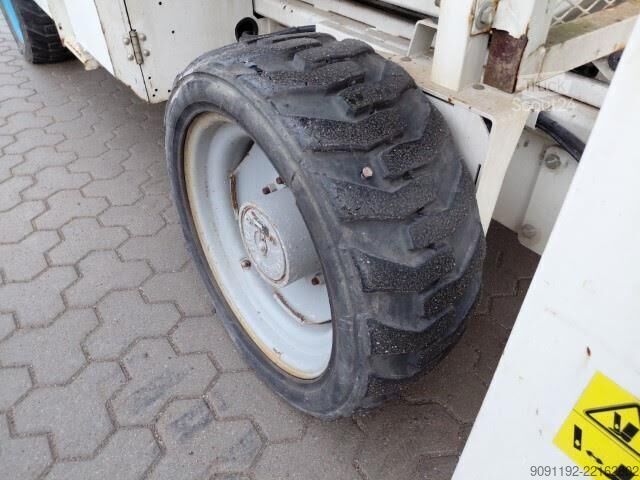 Škarjasto dvigalo Genie GS-3390 RT