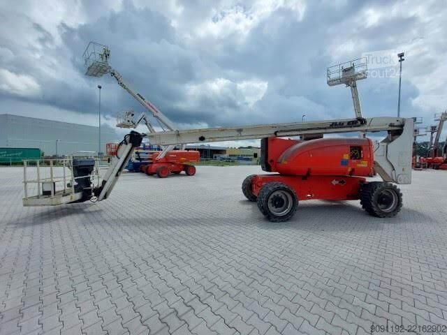 Platformă de lucru telescopică articulată JLG 800AJ