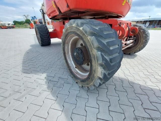 Platformă de lucru telescopică articulată JLG 800AJ