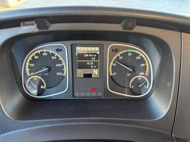 Furgão fechado MERCEDES-BENZ ATEGO 821 L Koffer 7 m LBW 1 T*Klima+EURO 6 D