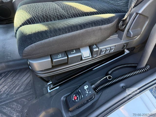 Furgão fechado MERCEDES-BENZ ATEGO 821 L Koffer 7 m LBW 1 T*Klima+EURO 6 D