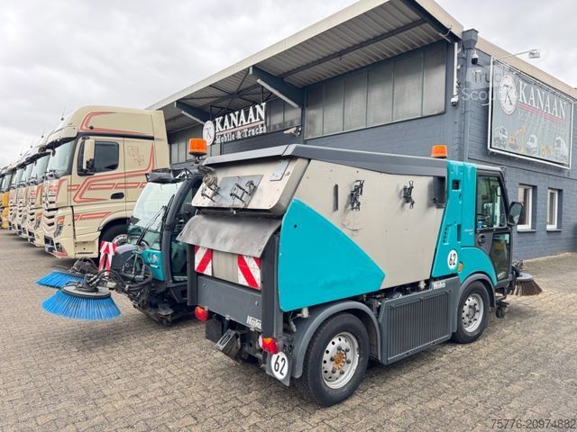 Testreszabott furgon HAKO Citymaster 2200 Kehrmaschine Sweeper