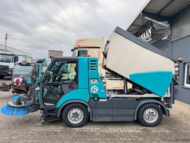 Testreszabott furgon HAKO Citymaster 2200 Kehrmaschine Sweeper