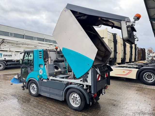 Testreszabott furgon HAKO Citymaster 2200 Kehrmaschine Sweeper