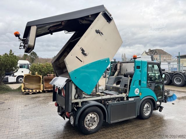 Testreszabott furgon HAKO Citymaster 2200 Kehrmaschine Sweeper