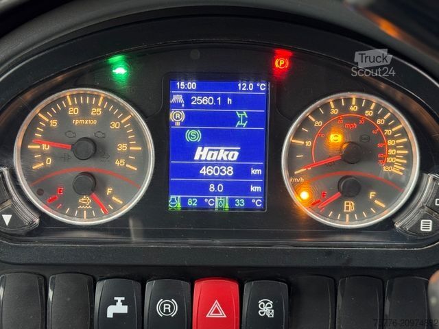 Testreszabott furgon HAKO Citymaster 2200 Kehrmaschine Sweeper