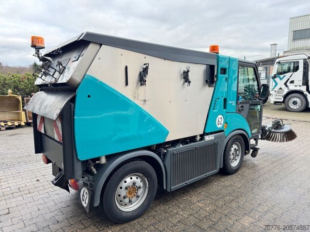 Testreszabott furgon HAKO Citymaster 2200 Sweeper Kehrmaschine