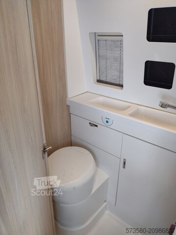 Asuntovaunu/karavaani Fiat Weinsberg Carabus 600 K 4 Schlafplätze | Voll ausgestattet