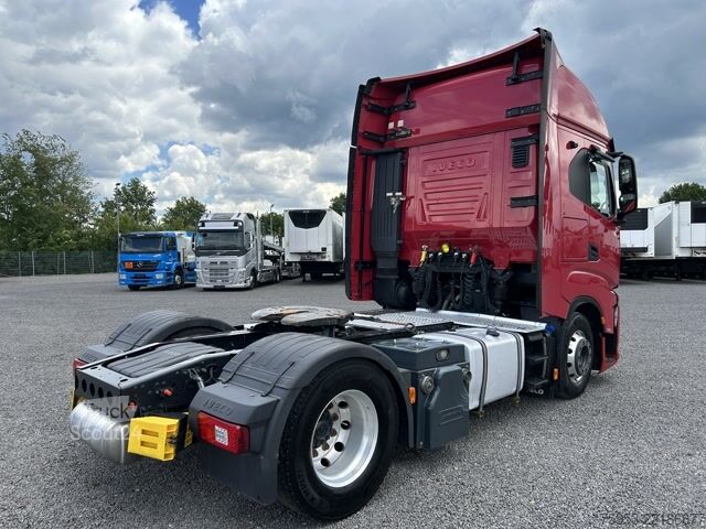 Standaard trekker Iveco S-Way 480 Intarder Standklima LED Drum Kompressor