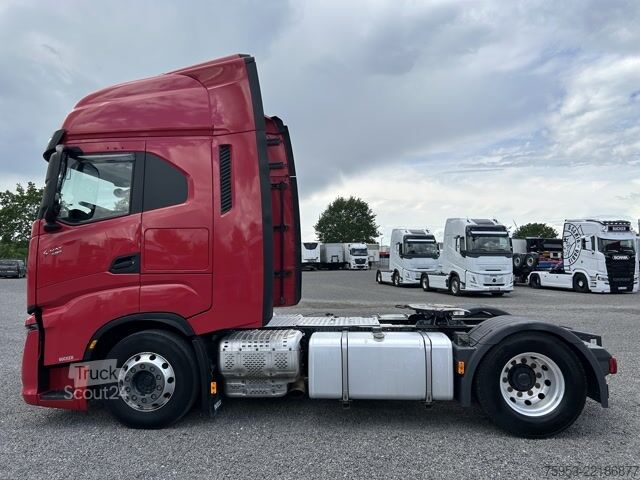 Standaard trekker Iveco S-Way 480 Intarder Standklima LED Drum Kompressor