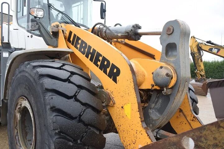 Lader Liebherr L576 X power -stock id93