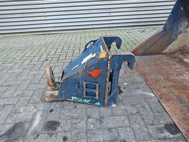 Helmut Jakob Pfeifer Helmut Jakob Pfeifer Helmut Jakob Pfeifer