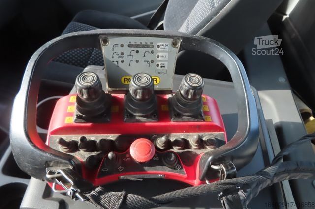 Autolaadkraan MERCEDES-BENZ Axor  1833 L - Glastransporter Kran Palfinger