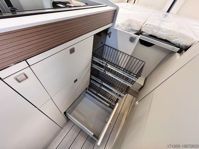 Camper WESTFALIA Columbus 600 E 140 PS ATG Skyview SOLAR Markise