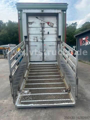 Pferdeanhänger Stehmann AZV-18 3.Stock Viehanhänger,Hubdach