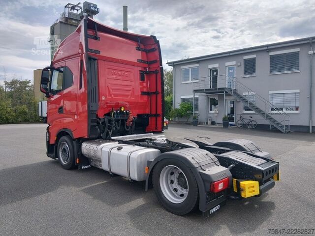 Objemový tahač Iveco S-Way AS 440 S 46 T/FP LT Hubsattelkuppl