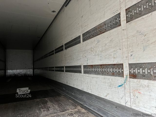 Box semitrailer SCHMITZ CARGOBULL SKO24 / Trockenkoffer / Koffer / Rolltor