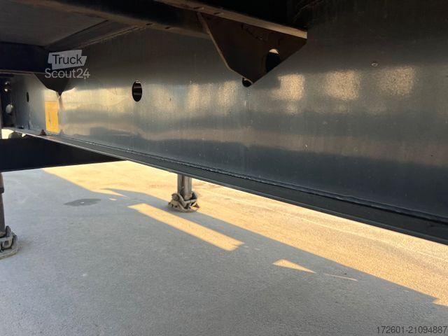 Напівпричіп-фургон KRONE SD/ Textilkoffer / Koffer / Trockenkoffer