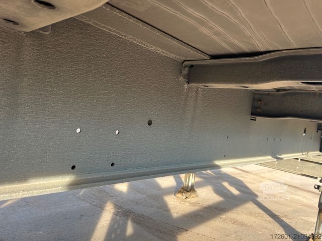Box semitrailer SCHMITZ CARGOBULL SKO24 / Trockenkoffer / Koffer