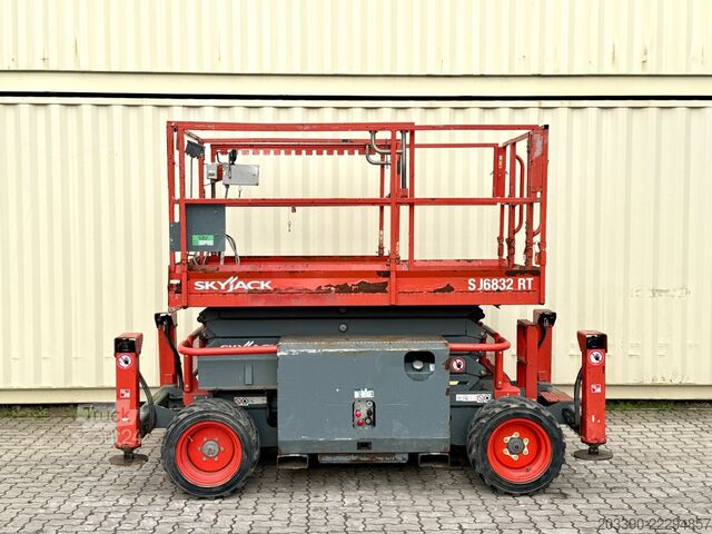 Εργατική πλατφόρμα Skyjack SJ6832RT 4x4 Diesel, 11.8 Meter, 1.356 H