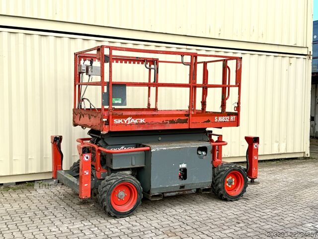 Εργατική πλατφόρμα Skyjack SJ6832RT 4x4 Diesel, 11.8 Meter, 1.356 H