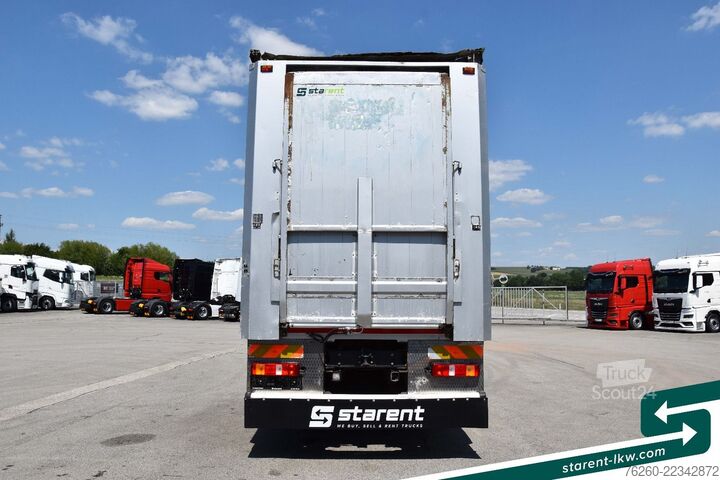 Samochód do przewozu bydła RENAULT 430DXi Viehtransporter Michieletto Aufbau DD