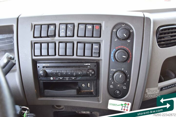 Samochód do przewozu bydła RENAULT 430DXi Viehtransporter Michieletto Aufbau DD