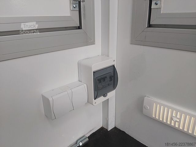 Verkoopaanhanger trailershop Event Trailer Infostand 2 Klappen 230Volt Licht