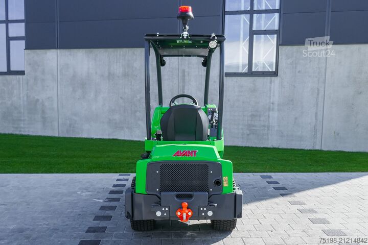 Máquina de construção Avant Tecno M 423