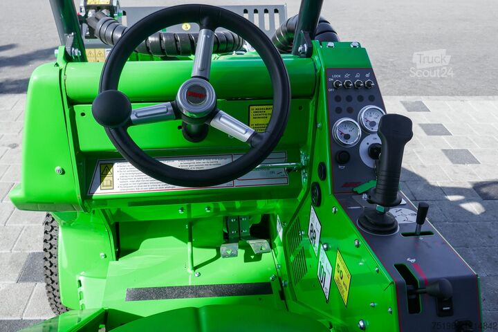 Máquina de construção Avant Tecno M 423