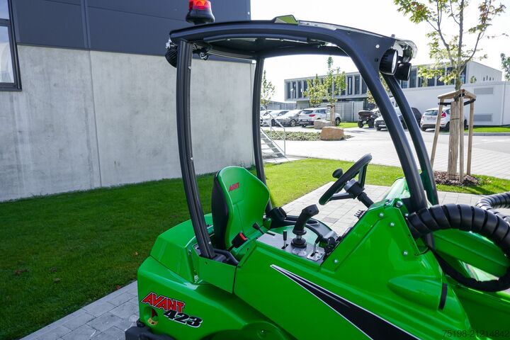 Máquina de construção Avant Tecno M 423