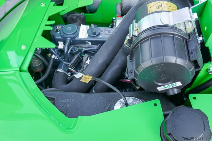 Máquina de construção Avant Tecno M 423